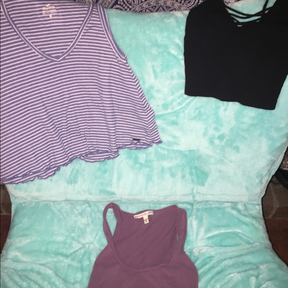 Set of 3 crop tank tops